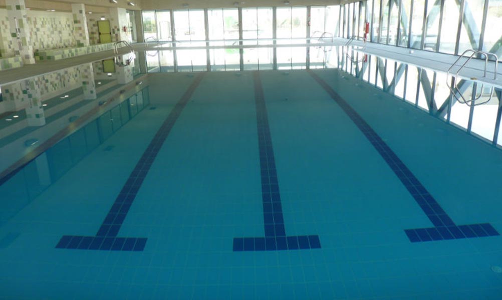 fondo piscina climatizada cuarte