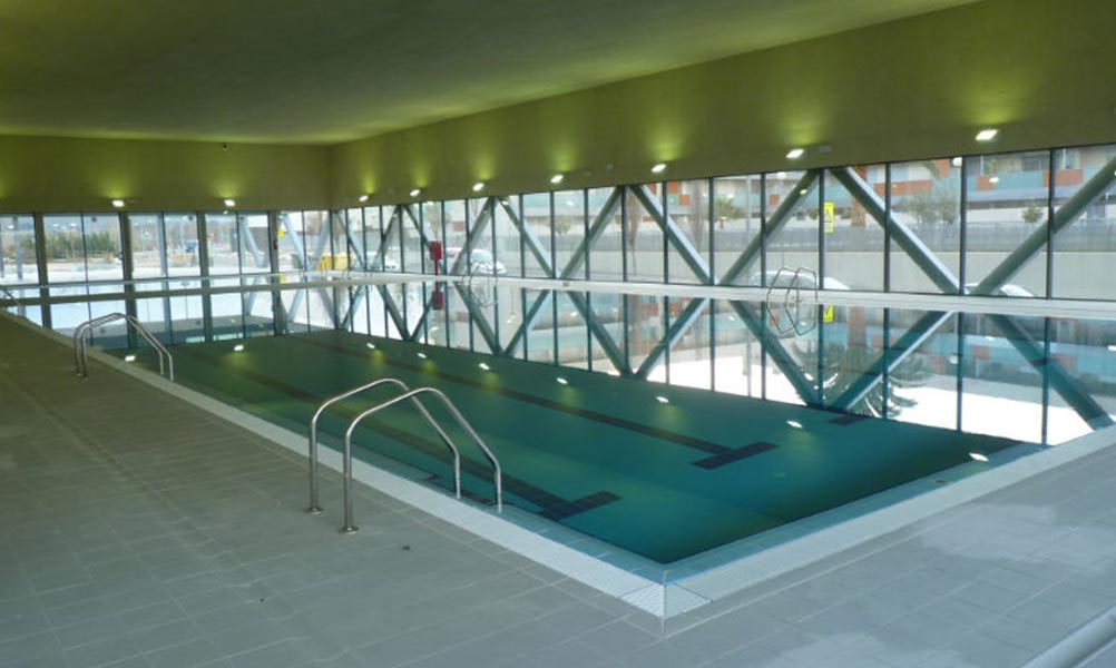 piscina grande centro deportivo