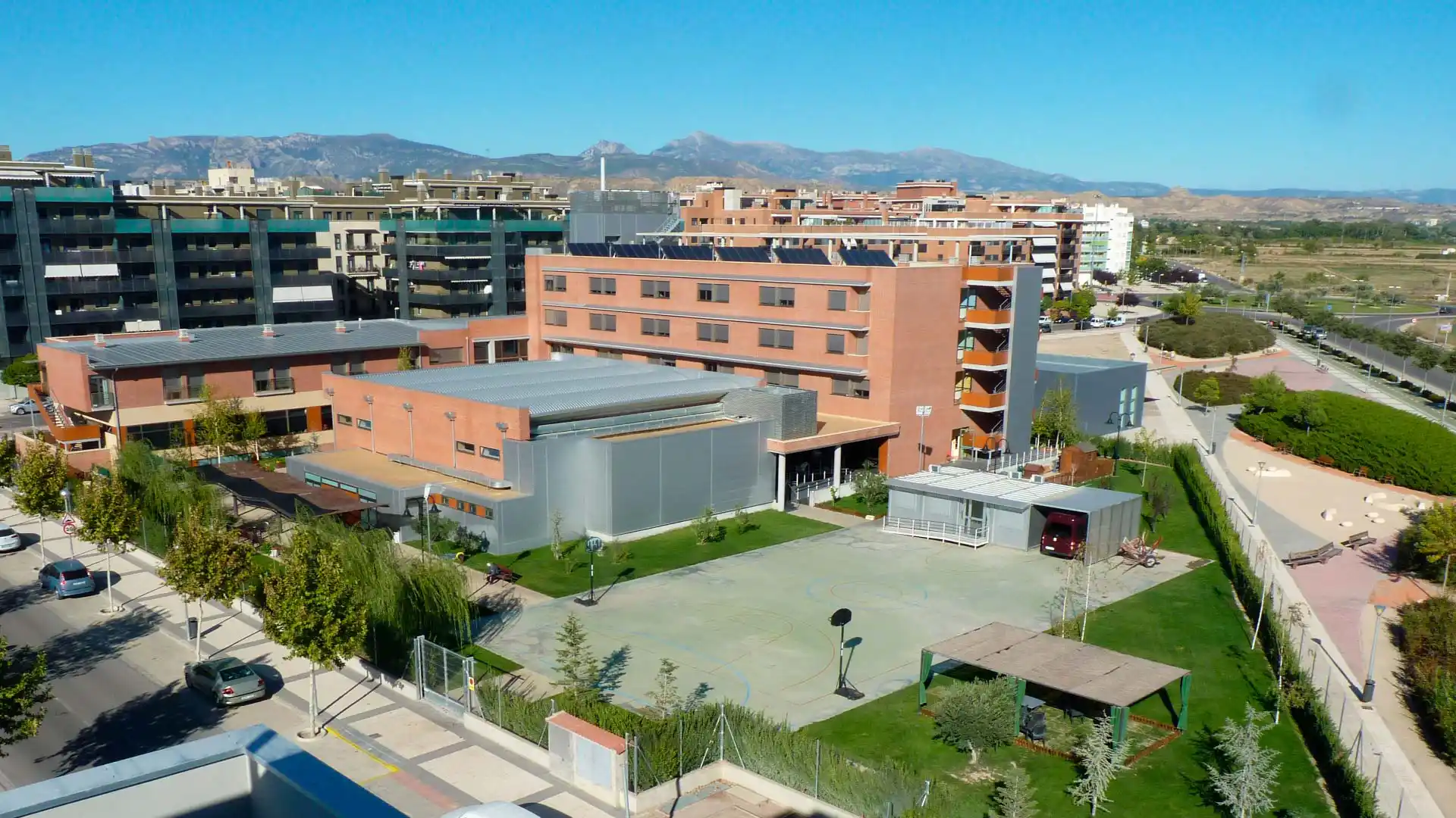 Residencia de los Hermanos de la Cruz Blanca de Huesca